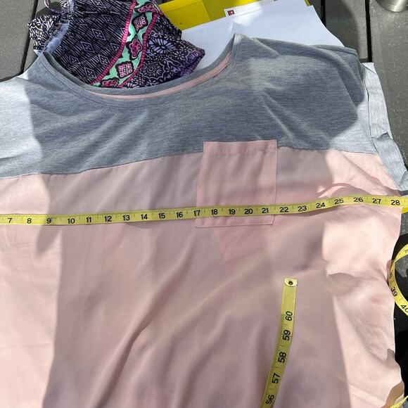 JUST BE…T-Shirt with sheer bottom round neck, cap sleeves.  Women's size 3X - Picture 9 of 10